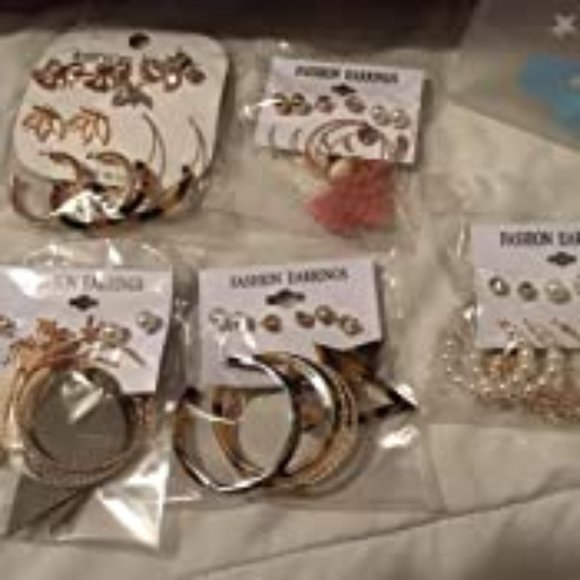 36 Pairs Fashion Earrings Set - Picture 8 of 14